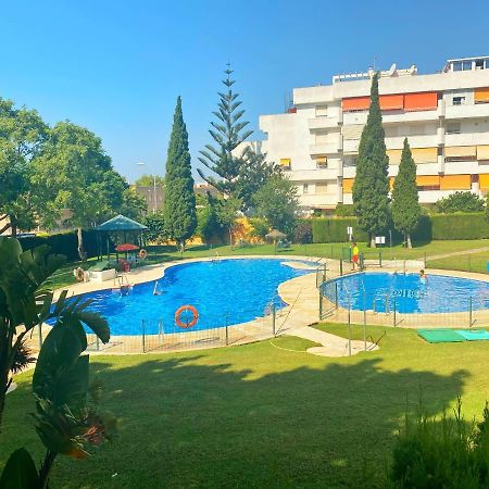 797 Holiday Rentals - Piso Para 4 Con Amplia Terraza Al Jardin Y Al Mar Benalmadena Ngoại thất bức ảnh
