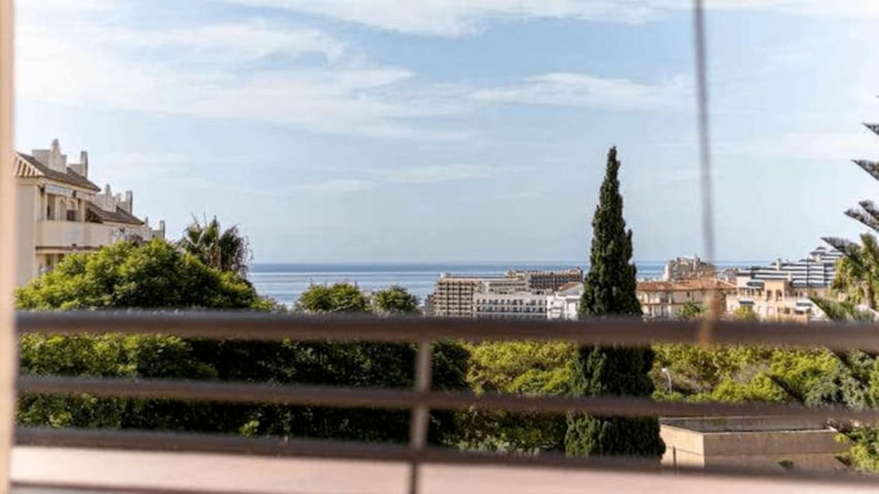 797 Holiday Rentals - Piso Para 4 Con Amplia Terraza Al Jardin Y Al Mar Benalmadena Ngoại thất bức ảnh